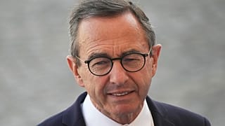 Bruno Retailleau a convoqué un comité stratégique de son parti pour décider du maintien ou non des ministres LR.