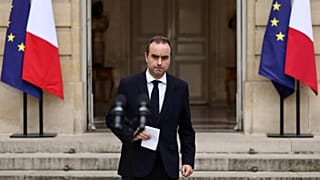Outgoing Prime Minister Sébastien Lecornu arrives to deliver his statement at the Hotel Matignon in Paris, 6 October, 2025