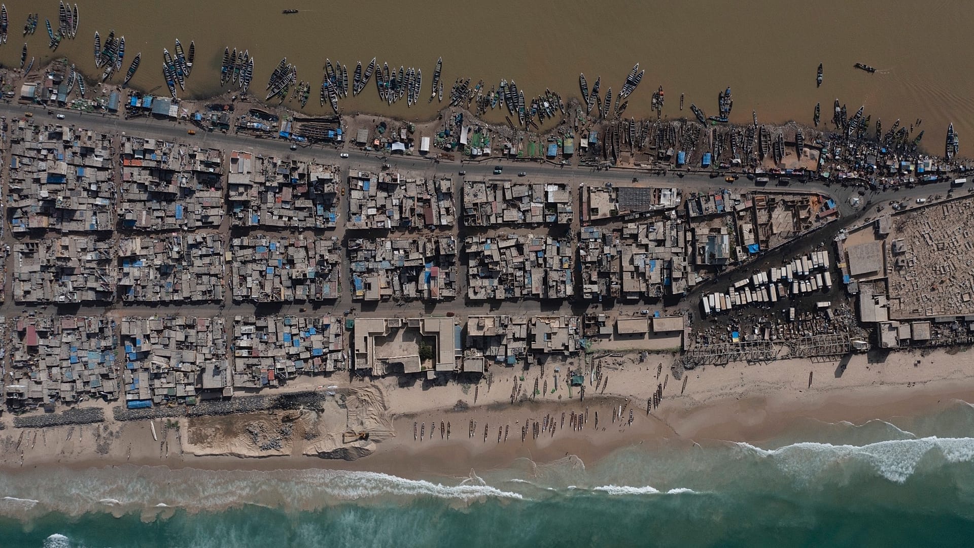 Collapse Sea Rising sea levels threaten over 100 million buildings. Where does ...