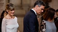 El primer ministro de España, Pedro Sánchez, y su esposa, Begoña Gómez, en el Palacio Real de Madrid, España, el miércoles 19 de junio de 2024.