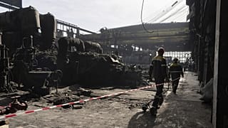 Az oroszok által tavaly áprilisban lebombázott DTEK erőmű Ukrajnában