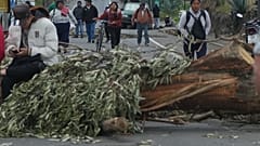 Un barrage routier mis en place par des manifestants anti-gouvernementaux en Équateur