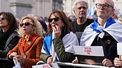 Des personnes assistent à un événement organisé par le Conseil des députés des Juifs britanniques