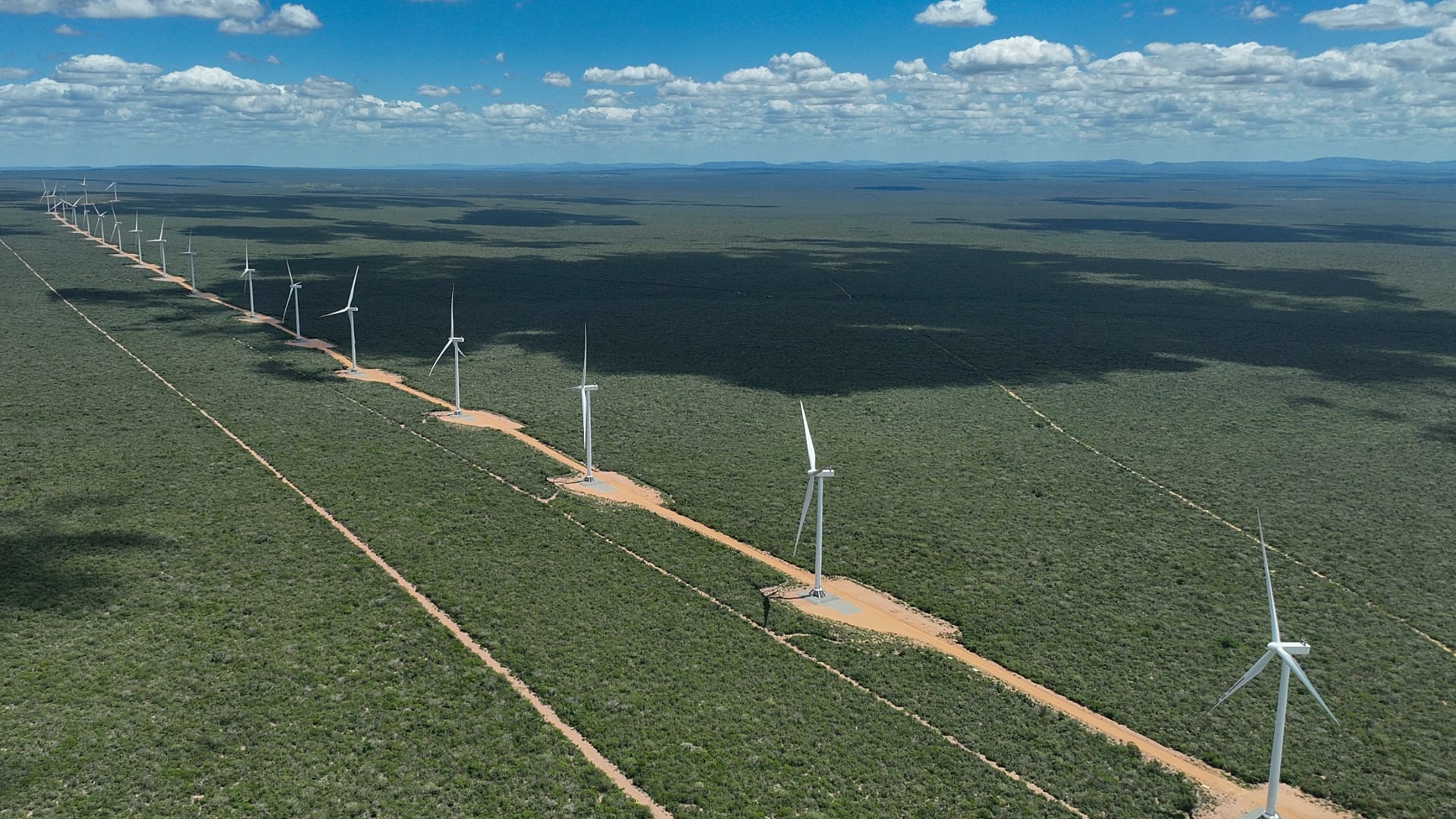 Yeni bir analize göre, dünya çapında güneş ve rüzgar enerjisi üretimi bu yıl elektrik talebini geride bıraktı. 