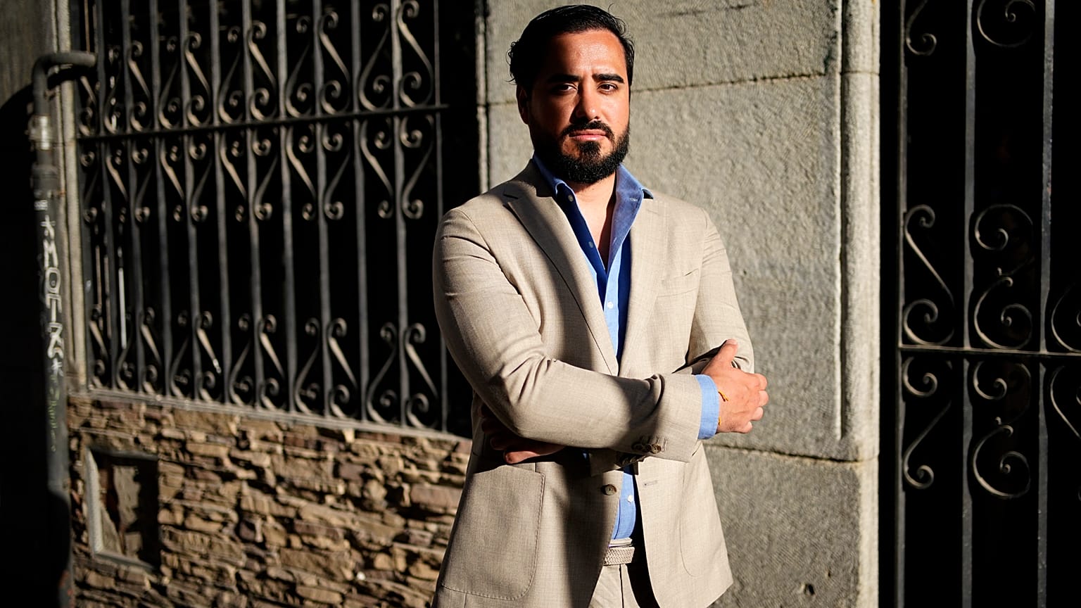 Alvise Pérez, líder de "Se acabó la fiesta" posa para una foto en Madrid, España, el jueves 13 de junio de 2024