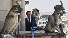 Le président français Emmanuel Macron est de plus en plus isolé alors que la crise politique française s'aggrave.