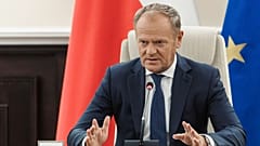 Polonya Başbakanı Donald Tusk, 10 Eylül 2025 Çarşamba günü Varşova, Polonya'da olağanüstü bir hükümet toplantısı düzenliyor