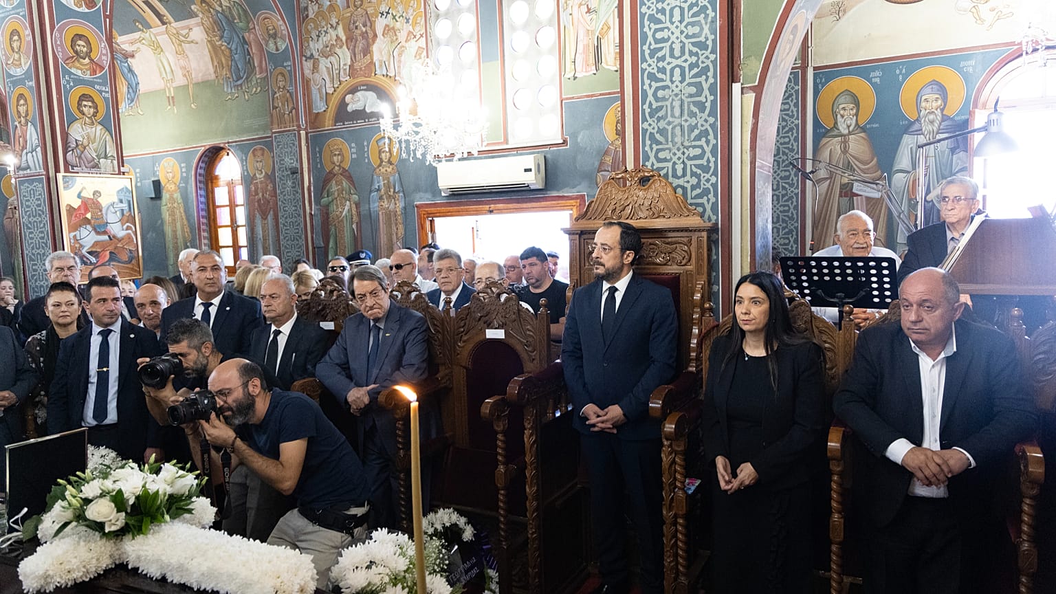 Στιγμιότυπο από την εξόδιο ακολουθία