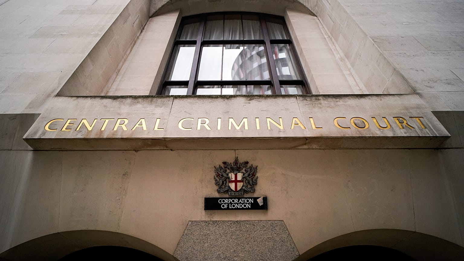 ARŞİV - Londra’daki Merkezi Ceza Mahkemesi’nin (yaygın adıyla Old Bailey) dışından genel görünüm, 22 Ekim 2021