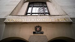 ARŞİV - Londra’daki Merkezi Ceza Mahkemesi’nin (yaygın adıyla Old Bailey) dışından genel görünüm, 22 Ekim 2021