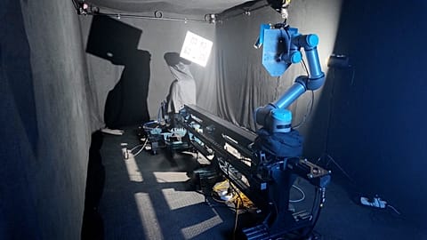 Robotic satellite arm simulation
