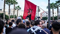 يشارك الناس في احتجاج بقيادة الشباب ضد الفساد والمطالبة بإصلاحات الرعاية الصحية والتعليم، في الدار البيضاء، المغرب
