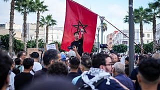 يشارك الناس في احتجاج بقيادة الشباب ضد الفساد والمطالبة بإصلاحات الرعاية الصحية والتعليم، في الدار البيضاء، المغرب