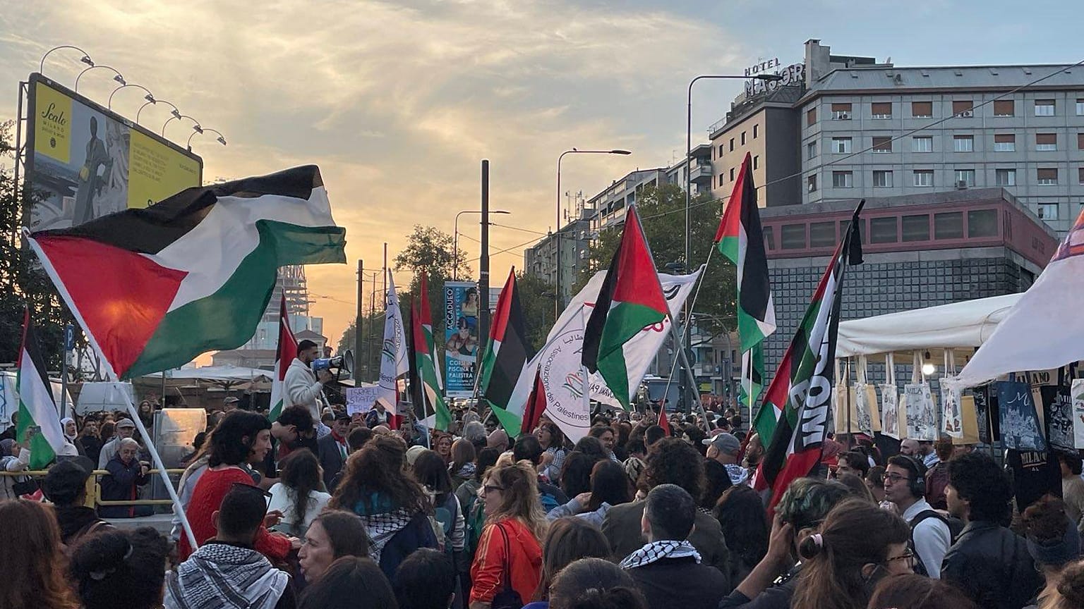 Corteo a favore della Palestina e contro il blocco della Flotilla bis, Milano, 8 ottobre 2025