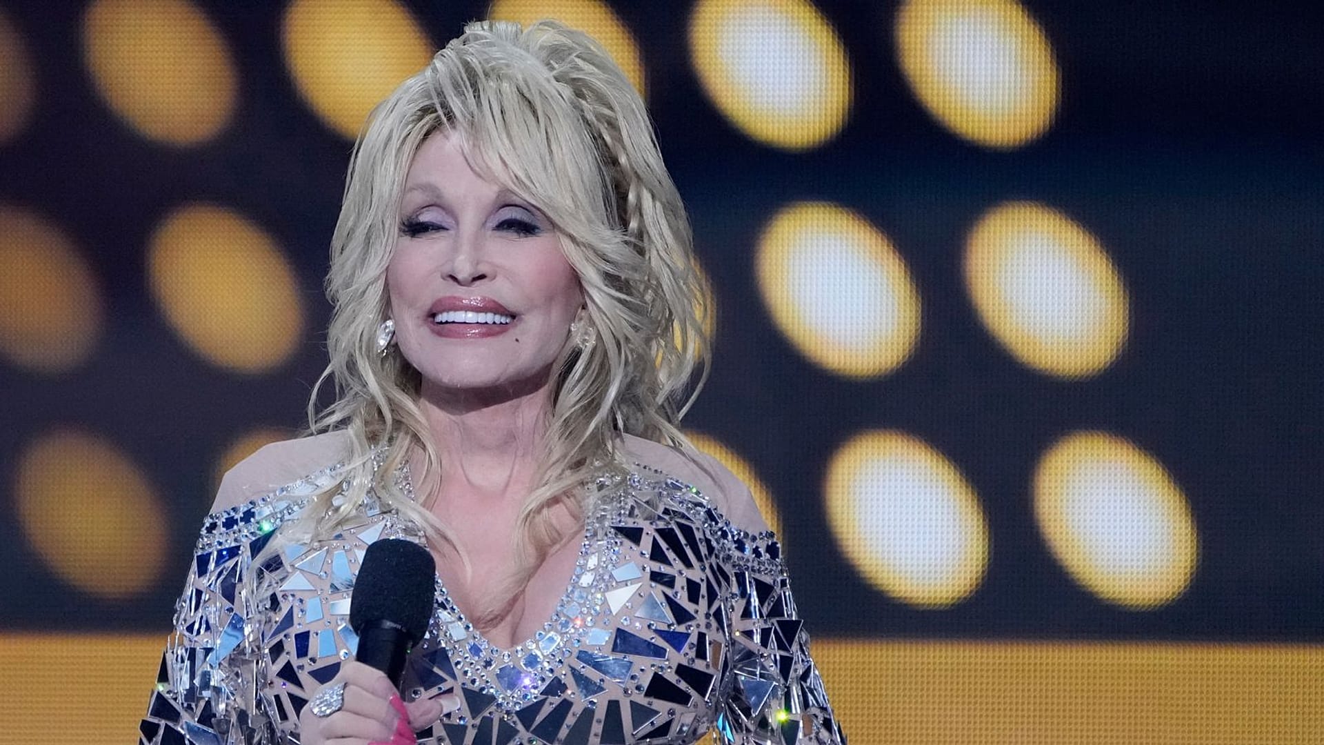 Dolly Parton addresses ill health rumours and reassures fans: 'I ain’t