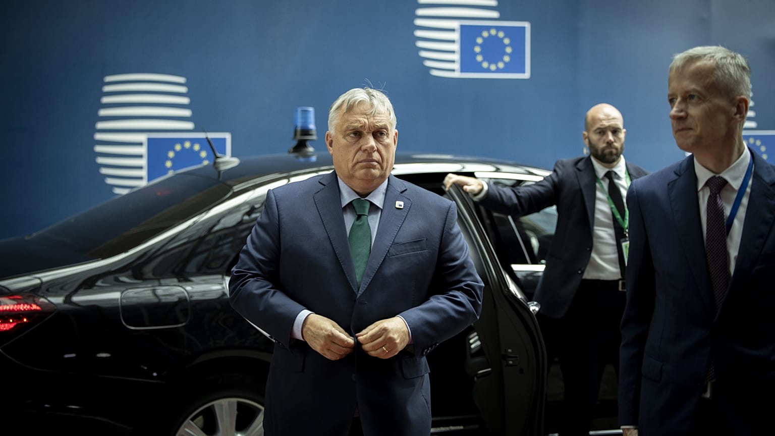 Orbán Viktor érkezik az Európai Unió brüsszeli csúcstalálkozójára