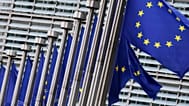 Európai zászlók a Bizottság brüsszeli székhelye előtt