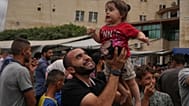 الفلسطينيون يحتفلون بالإعلان عن اتفاق وقف إطلاق النار بين إسرائيل وحماس، 9 أكتوبر 2025