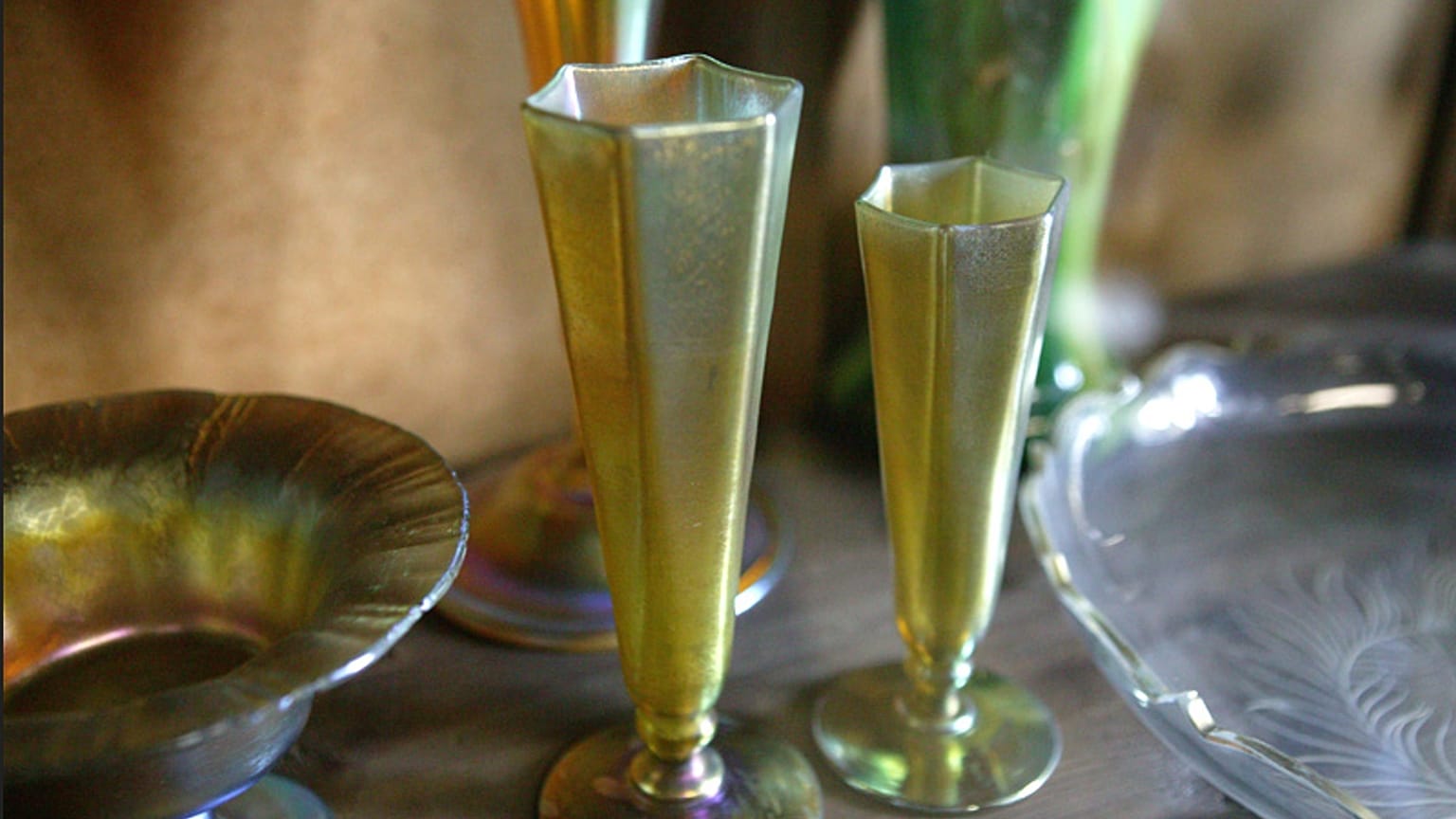 Az Iparművészeti Múzeum padlásán az Üvegtár egy részlete 2006-ban