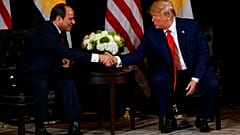 Görevdeki ilk döneminde ABD Başkanı Donald Trump, Mısır Cumhurbaşkanı Abdülfettah El Sisi ile BM Genel Kurulu'nda el sıkışırken, 23 Eylül 2019