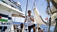 Il giornalista italiano Lorenzo D'Agostino in un'imbarcazione della Global Sumud Flotilla