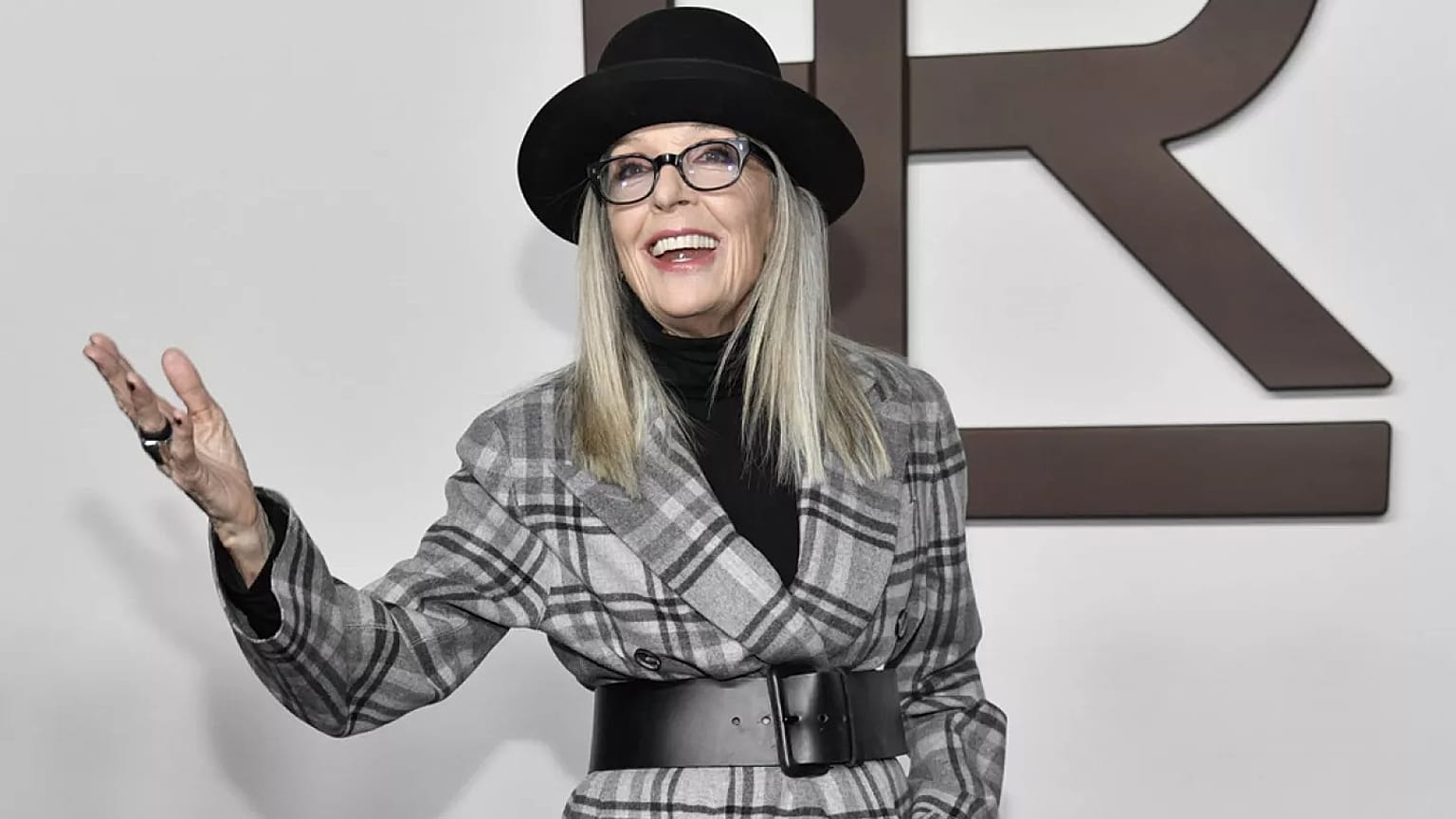 Diane Keaton asiste al desfile de moda Primavera/Verano 2024 de Ralph Lauren, en el marco de la Semana de la Moda de Nueva York, el viernes 8 de septiembre de 2023, en NY.