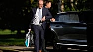 Der deutsche Innenminister Alexander Dobrindt trifft am Dienstag, den 30. September 2025, zur geschlossenen Kabinettssitzung in der „Villa Borsig“ in Berlin ein.