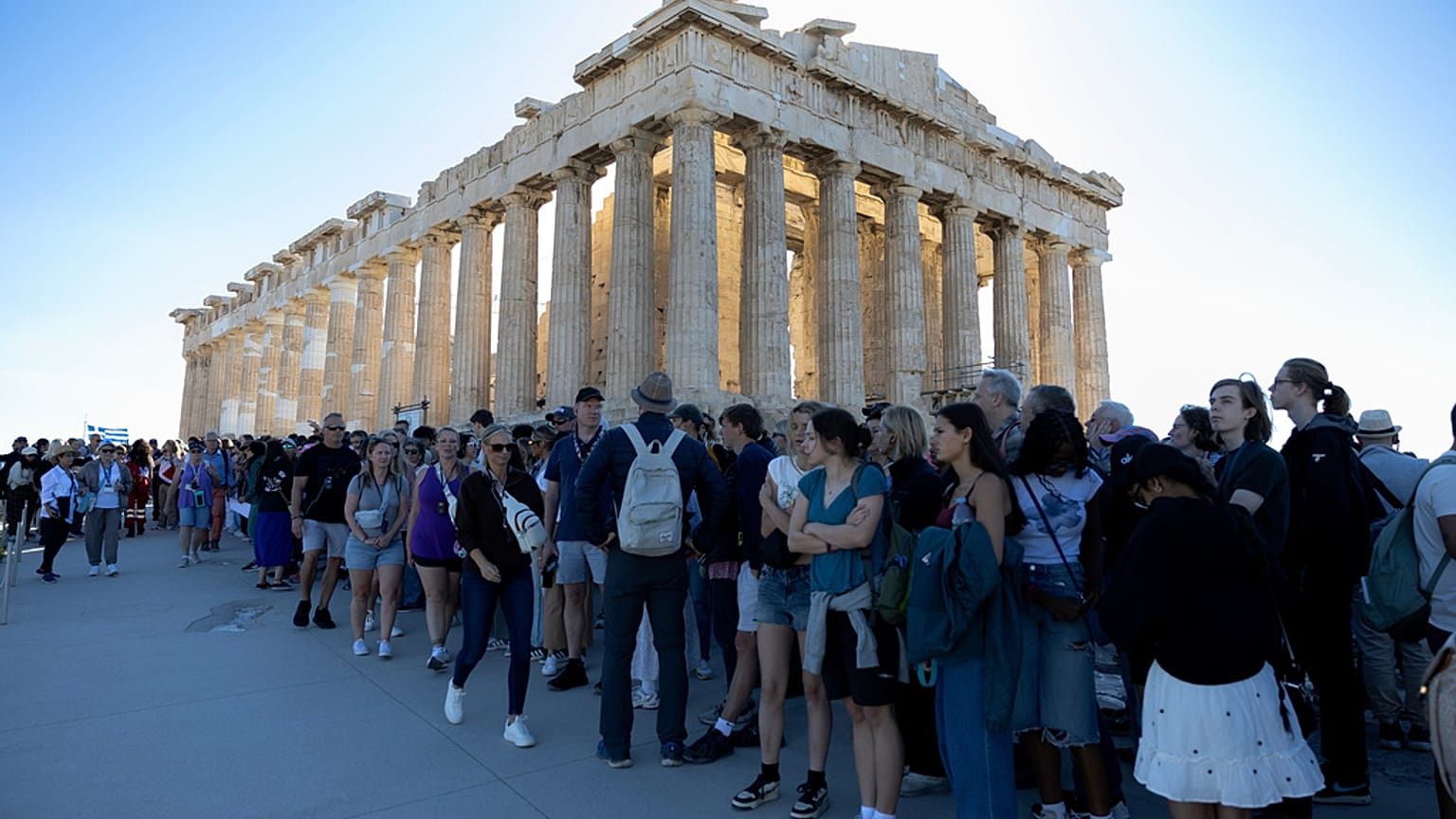 Ο Παρθενώνας χωρίς σκαλωσιές. Κυριακή 12 Οκτωβρίου 2025