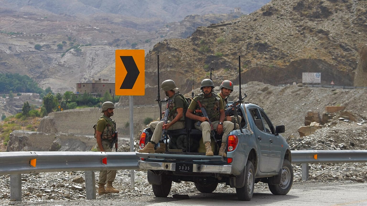سربازان پاکستان در گذرگاه مرزی افغانستان و پاکستان