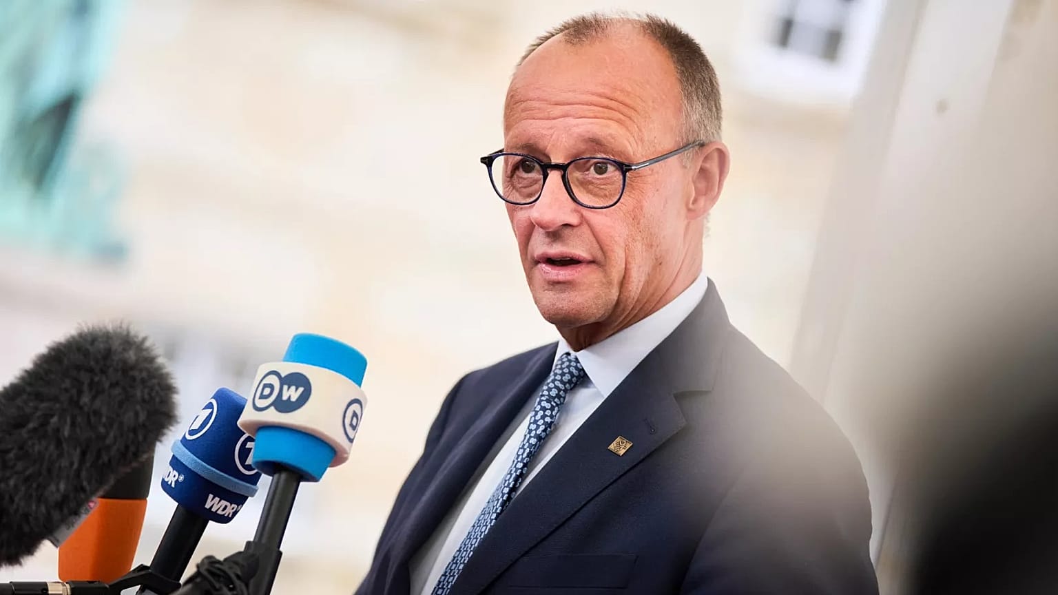 Bundeskanzler Merz sagt über die Freilassung der Geiseln, dies könne der Beginn einer Heilung sein.