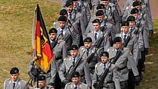 Laut einem Bericht hat sich die Bundesregierung wohl auf ein Auswahlverfahren für den Wehrdienst einigen können.
