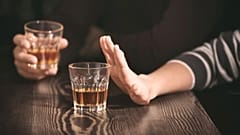 Alkoholkonsum kann Krebs verursachen und kostet Europa Milliarden, warnt die WHO