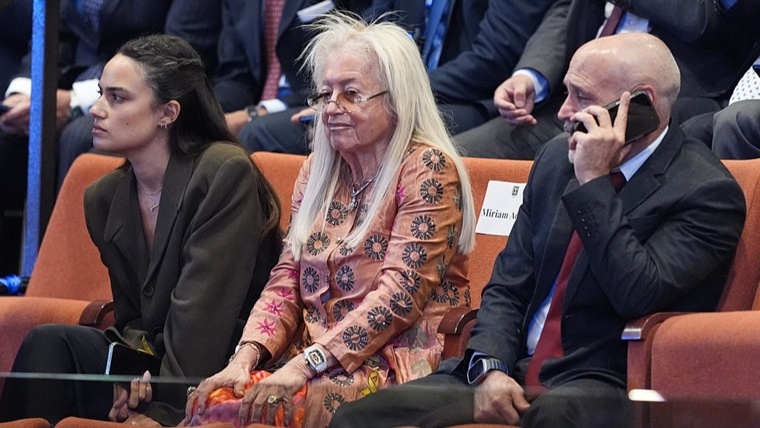 ميريام أدلسون تصل إلى الكنيست قبيل خطاب الرئيس الأمريكي دونالد ترامب يوم الاثنين، 13 أكتوبر 2025.