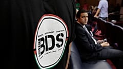 Ein Ägypter trägt ein T-Shirt mit dem Logo von Boykott, Desinvestition und Sanktionen (BDS) während einer ägyptischen Kampagne für Boykott, Desinvestition und Sanktionen gegen Israel, 20. April 2015.