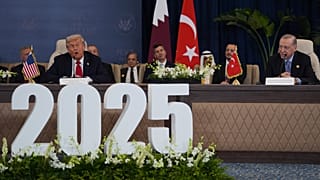 Cumhurbaşkanı Recep Tayyip Erdoğan, Şarm El-Şeyh'teki törende açıklamalarda bulunan ABD Başkanı Donald Trump'ı takip ederken, 13 Ekim 2025
