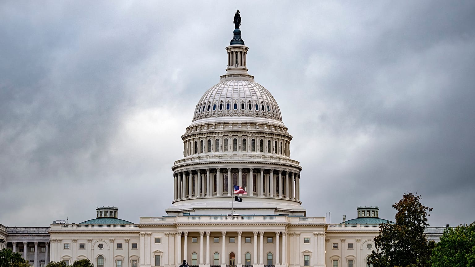 The Capitol is seen under gray skies on the thirteenth day of the government shutdown, in Washington. 13 Oct. 2025.