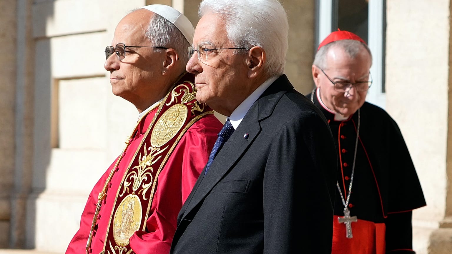 Papa Leone XIV nel cortile del Quirinale con il presidente Mattarella (14 ottobre 2025)
