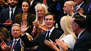جاريد كوشنر يلقى التصفيق في البرلمان الإسرائيلي، الكنيست، في القدس، الاثنين 13 أكتوبر 2025