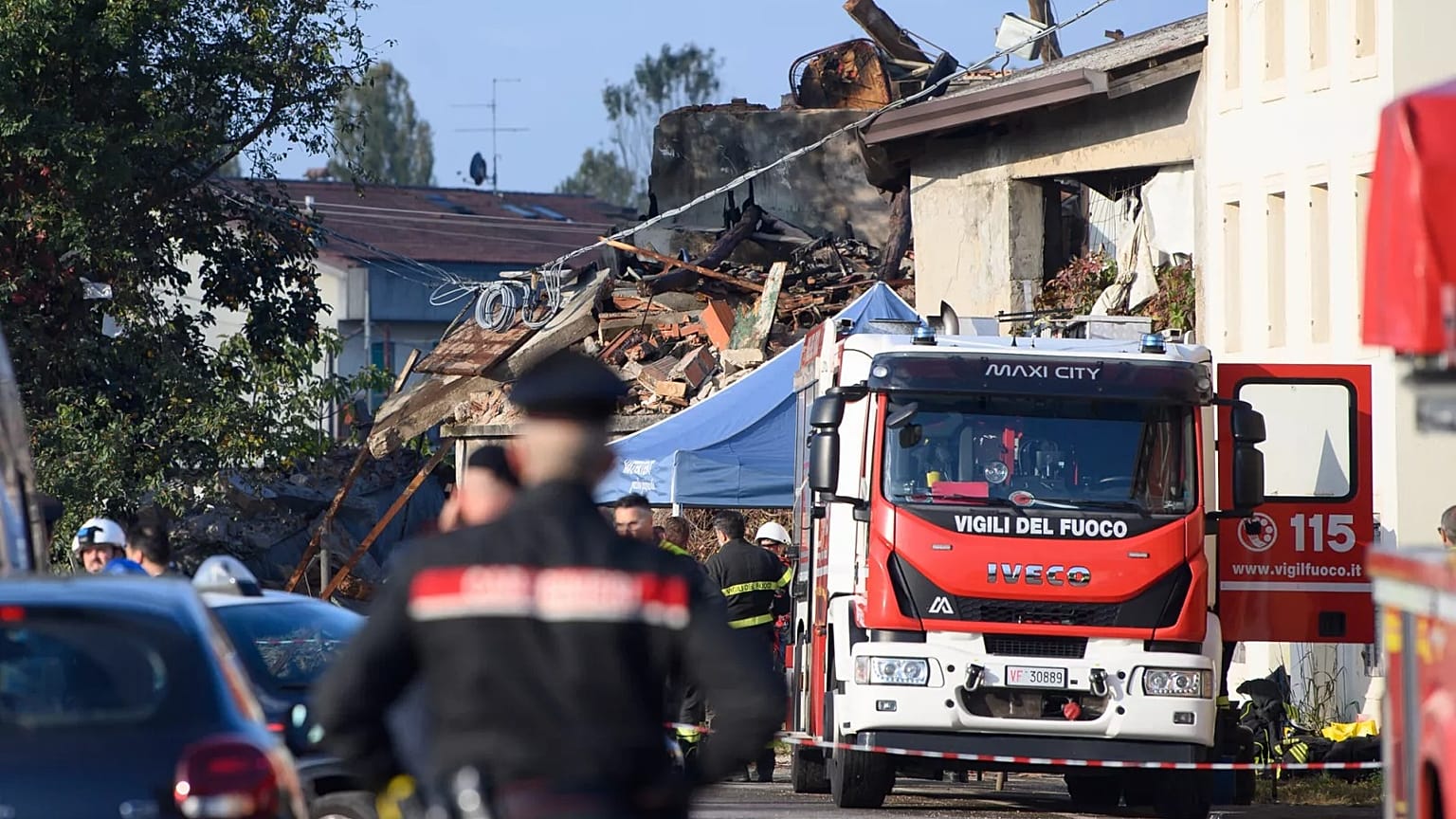 Policemen cordon off the scene of an explosion in the town of Castel d’Azzano, 14 October, 2025