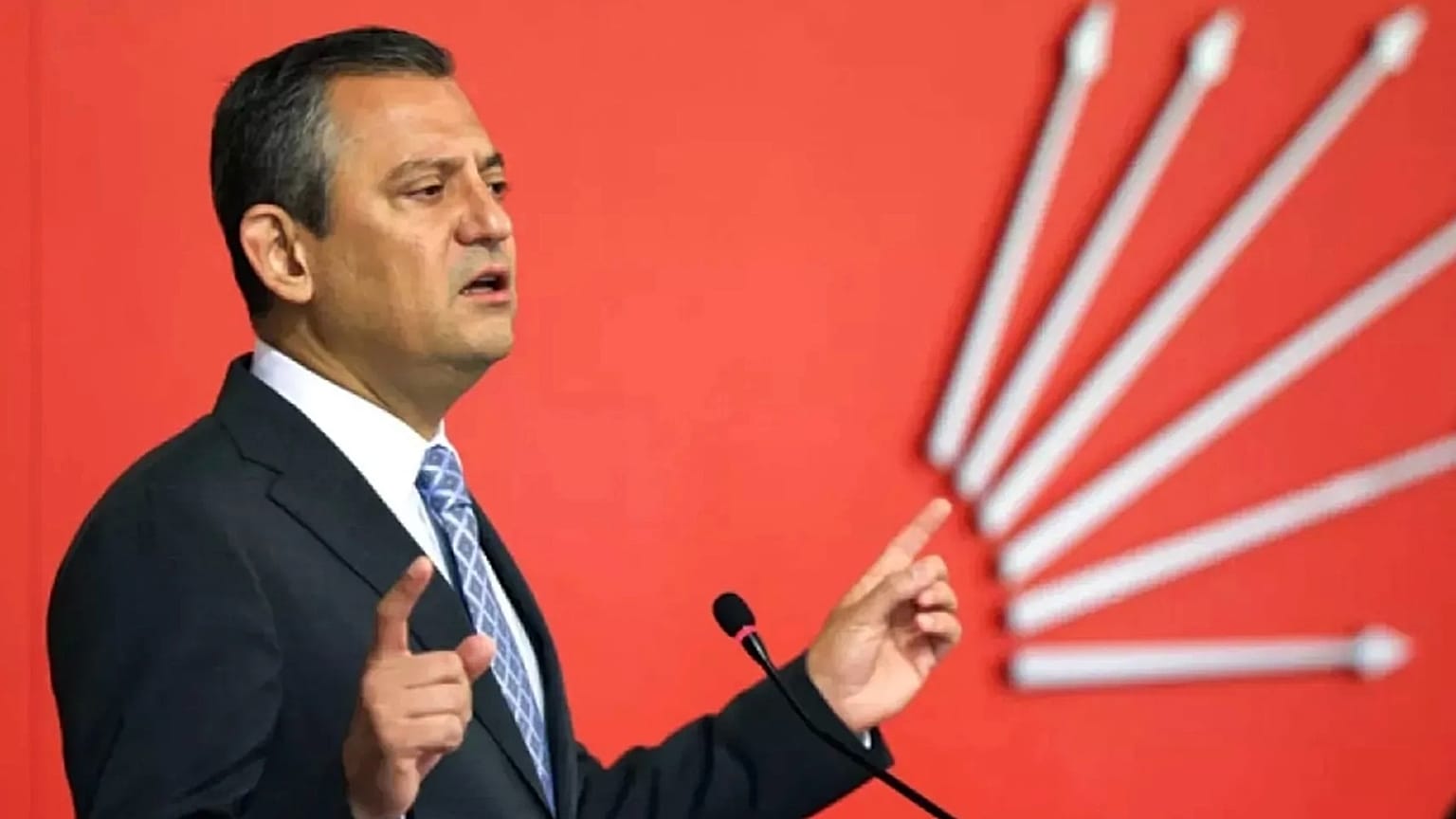 Özgür Özel (Arşiv)
