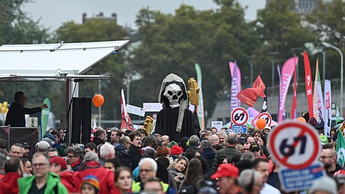 Decenas de miles se suman a la huelga nacional en Bélgica por recortes en el bienestar