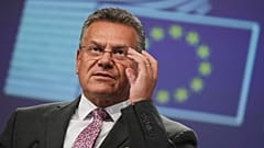 DOSYA: Avrupa Komisyonu'nun Ticaretten Sorumlu Üyesi Maroš Šefčovič, 3 Eylül 2025 tarihinde Brüksel'deki AB merkezinde düzenlenen bir basın toplantısında konuşuyor