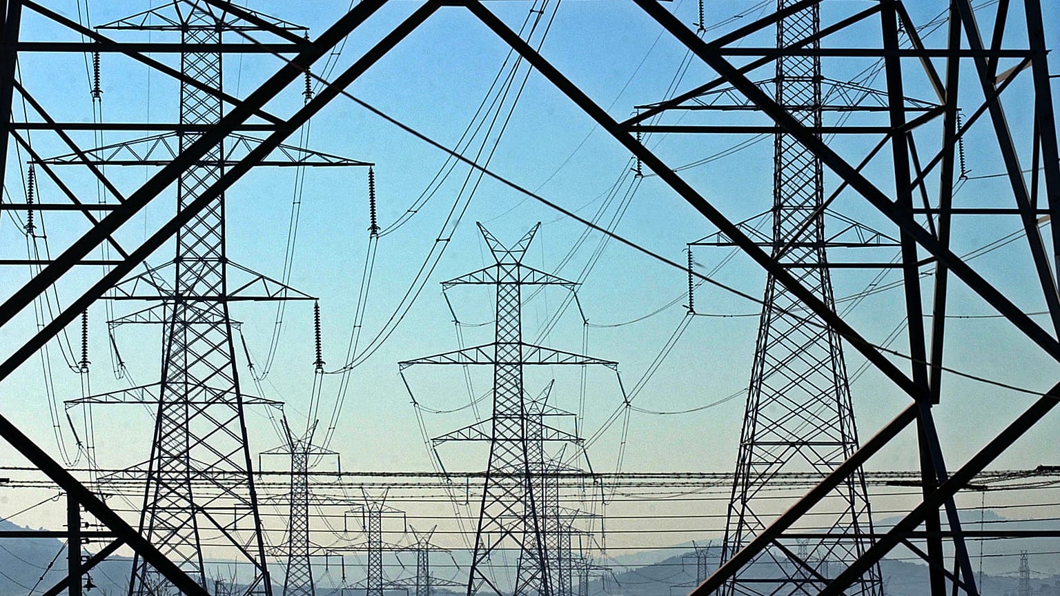 Εμπορία ηλεκτρικής ενέργειας στην Ευρώπη: Ποιες χώρες εισάγουν και ποιες εξάγουν περισσότερο;