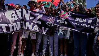 Manifestantes exigen la dimisión del presidente Andry Rajoelina en Antananarivo, Madagascar