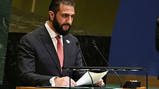 الرئيس السوري أحمد الشرع يتحدث خلال أعمال الدورة الثمانين للجمعية العامة للأمم المتحدة، الأربعاء 24 أيلول/سبتمبر 2025، في مقر الأمم المتحدة