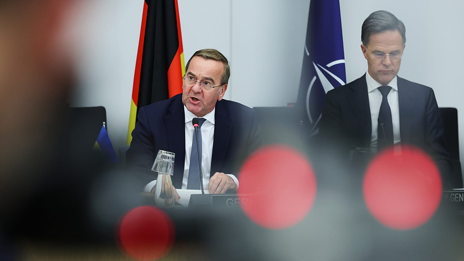 Almanya Savunma Bakanı Boris Pistorius, NATO Genel Sekreteri Mark Rutte ile Brüksel'de, 15 Ekim 2025