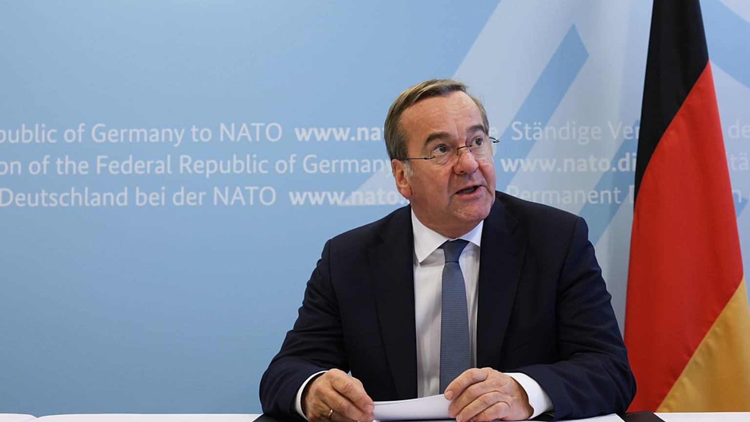 Der deutsche Verteidigungsminister Boris Pistorius nimmt am Mittwoch, dem 15. Oktober 2025, an einer Unterzeichnungszeremonie im NATO-Hauptquartier in Brüssel teil.
