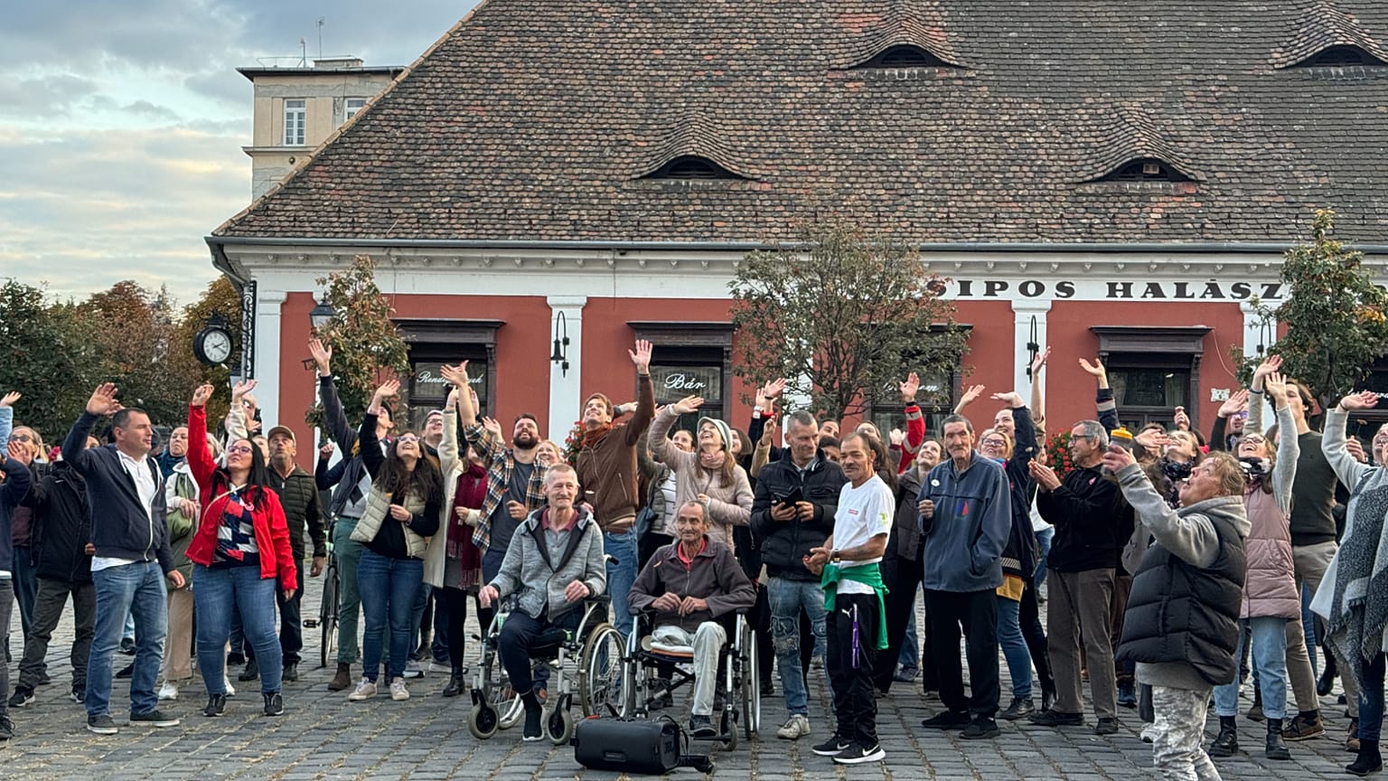 Flash mob az óbudai Fő téren
