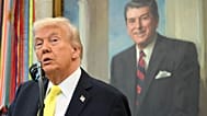 El presidente Donald Trump durante un evento en la Oficina Oval de la Casa Blanca, el miércoles 15 de octubre de 2025, en Washington.