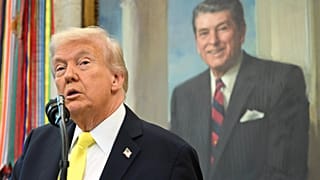 El presidente Donald Trump durante un evento en la Oficina Oval de la Casa Blanca, el miércoles 15 de octubre de 2025, en Washington.